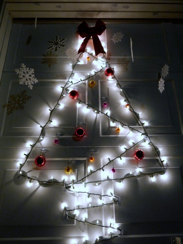 Simple Garage Door Christmas Tree