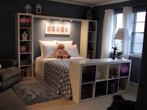 Bookshelves to Frame the Bed
