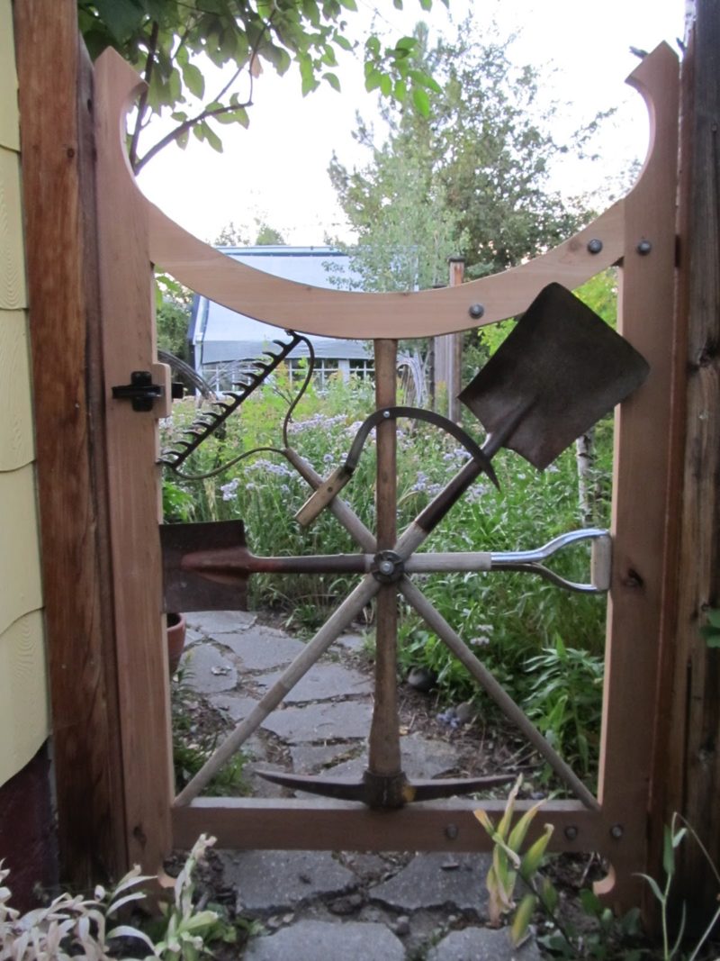 Garden Tool Gate